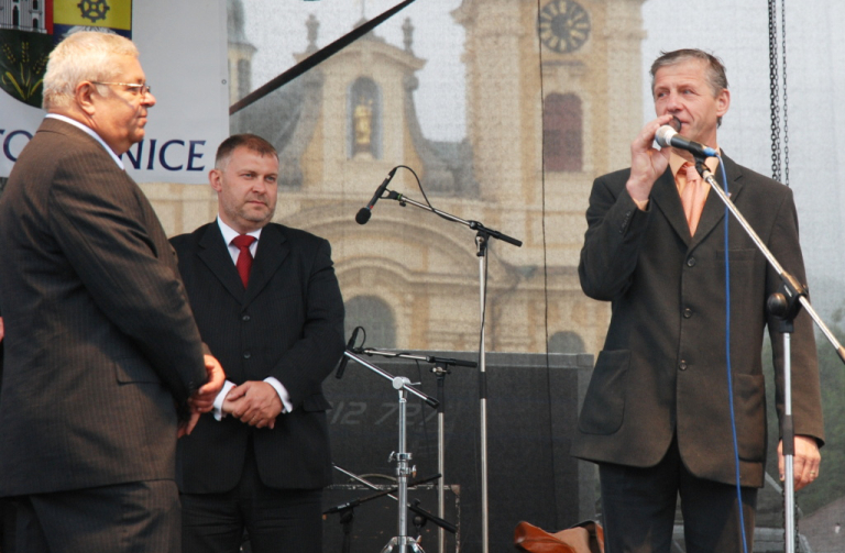 Radní Podzimek se zúčastnil oslav 800. výročí založení Hejnic